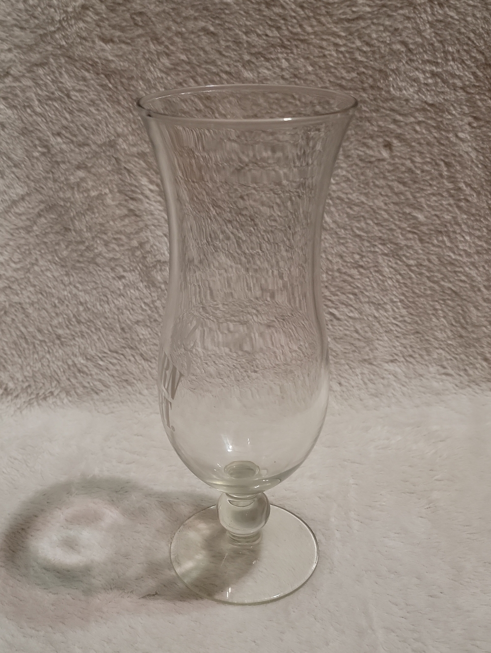 Southern Comfort hurricane glass - Picture 2 of 6